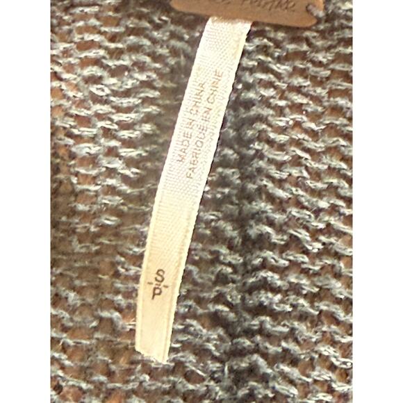 Free People Grey Oversized Cardigan can fit Small-Large - Picture 3 of 3